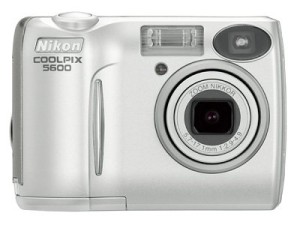 Nikon COOLPIX 5600